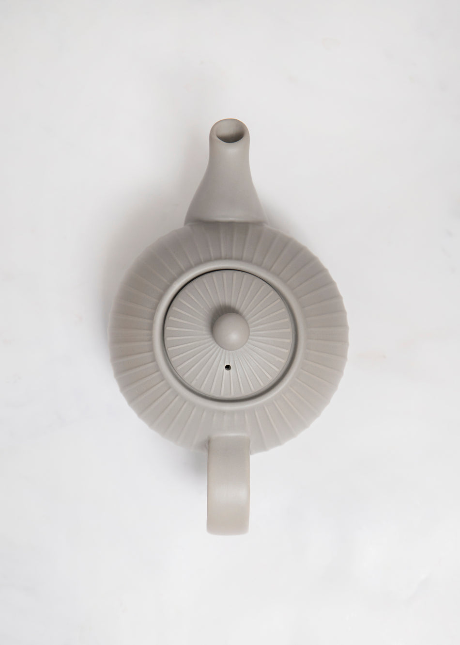 Globe Textured Teapot With Strainer 4 Cup Grey
