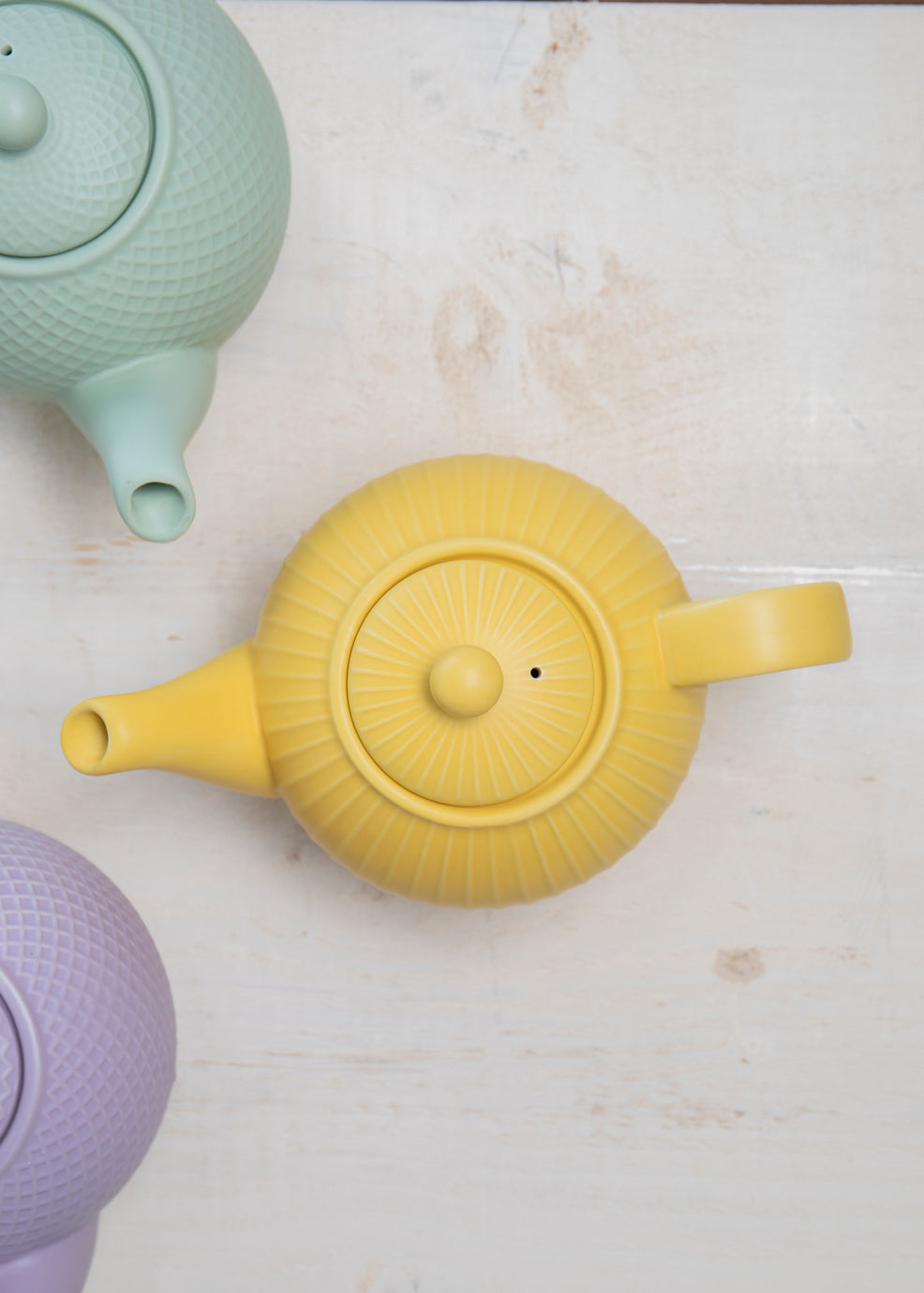 Globe Textured Teapot With Strainer 4 Cup Grey