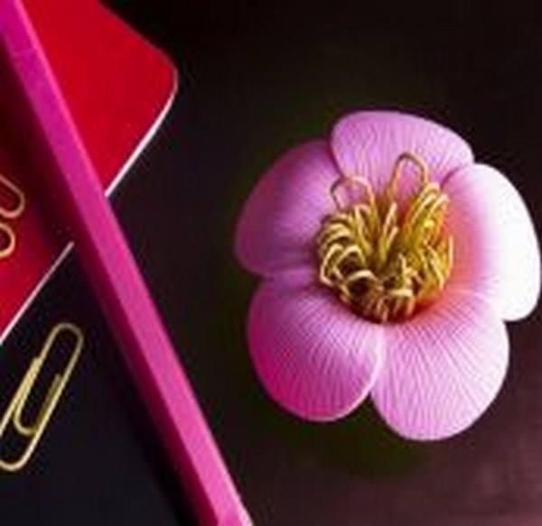 Blossom Magnetic Paper Clip Holder