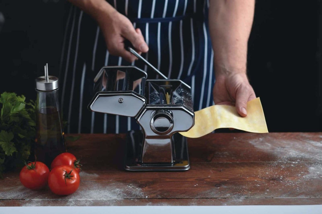 World of Flavours Double-Cutter Pasta Machine