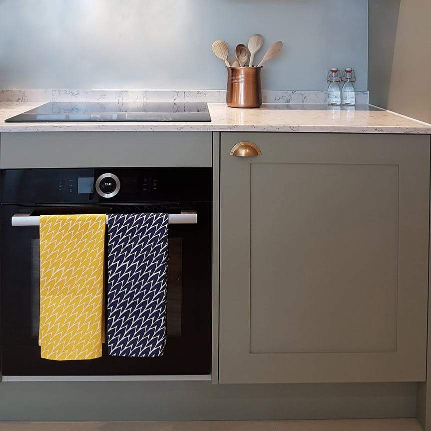 Leaf Tea Towels 2 Pack Yellow & Dark Blue
